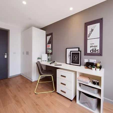 For Students Only White Rose View In Apartment